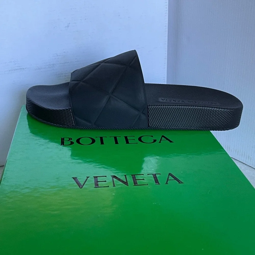 Bottega Veneta 640051‎ Women's Matt Rubber Black Slides Sandals, sz 40